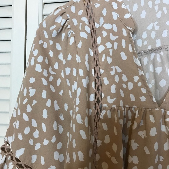 Oddy Size M Womens Pullover Tunic Top Boho Bell Sleeves Tan White Lattice Detail - Picture 4 of 11